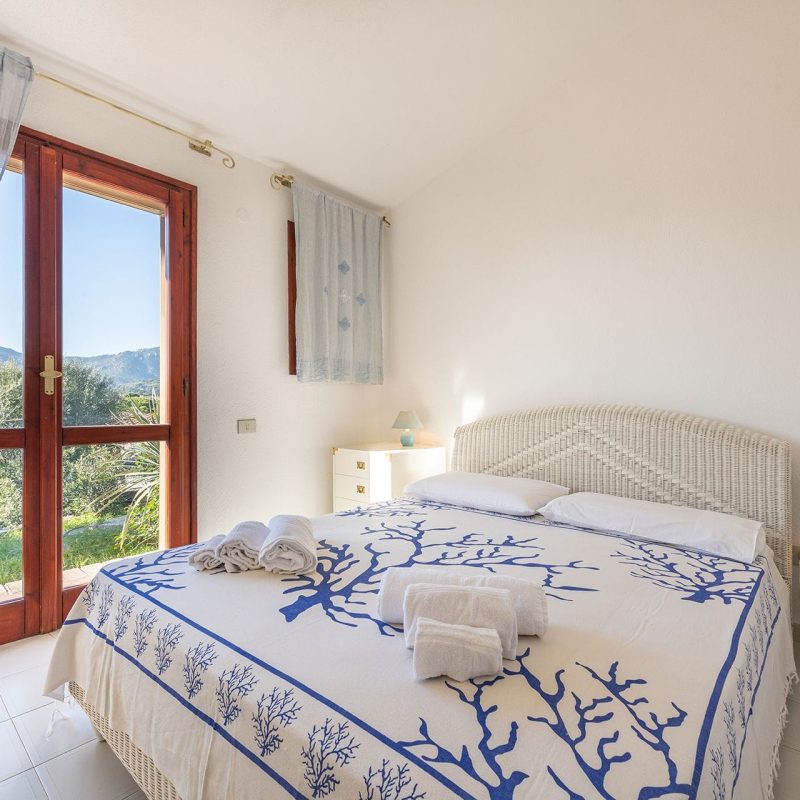 giemmegi-affitti-case-vacanze-villasimius-sardegna-villa-cristina-cristina-interno-camera-matrimoniale-1-009